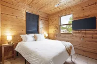 Riverfront Cabin Retreat - Cabin #2 of 5 - Sleeps 4