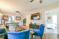 Fully Updated Bungalow Style - Close to Downtown - Homestays