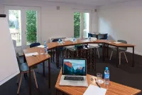 Brit Hotel Avignon Sud le Calendal - parking