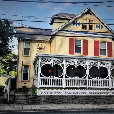 3B/1FB/Kitchen, Center of Town, The Cottage @ the Manor