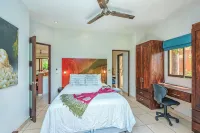 2BR Condo steps from the beach! - Homestays
