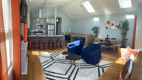 Sunny Modern Huge 3 bed 2 bath, 15 mins to downton NYC - 2-Star