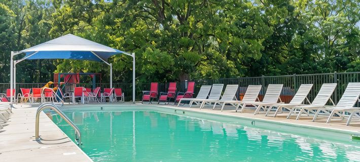 Restful Retreat: Lake Resort and Private Hot Tub Hotels in Pine B Township