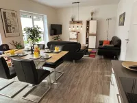 Golden Delicious Barrier-free vacation home Carport Terrace Netflix Free WIFI 梅彭住宿飯店