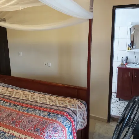 Deux-Palmes-Kribi, close to the beach (200m), comfortable and family-friendly Отели в г. Осеан