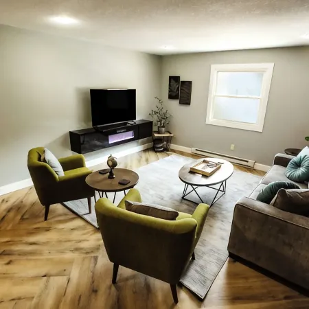Cambrian & Co. Loft Cozy, Charming, Downtown Ease
