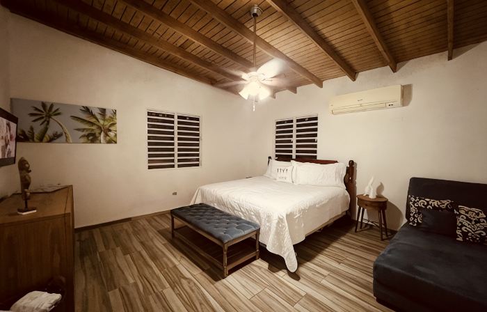 4 min walk to corcega beach or just relax in the jacuzzi!!