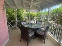 5 Porters Court, Luxury 2 Bed Villa, 5 Mins Walk to Beach, Including Beach Club Hoteles en 