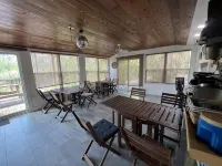 Sleeps 20+, 2 houses, Swim-Spa, hot tub, bachelor and party place - Homestays