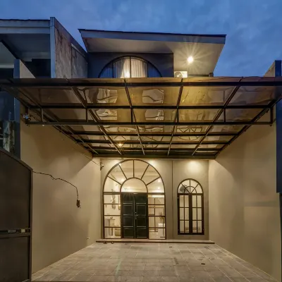 3BR KAZA Villa by KAVA STAY 普罗加东客运站附近的飯店