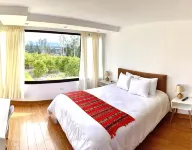 Quito Airport Suites Hotel - Pool