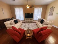 The Landing at Main Street Suites: Cozy apartment in downtown Van Buren, AR - Wifi