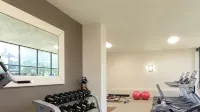 Embassy Suites by Hilton Tulsa I-44 - Phòng tập thể hình