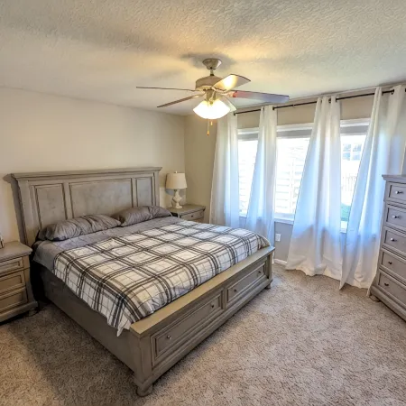 Spacious home with game room - Close to everything!