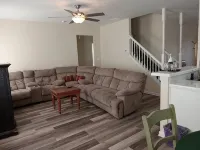 Lovely 4-bedroom/3 bathroom house in Newnan with AC, WiFi. - 3성급