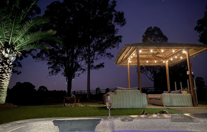 Bella Farm Country House on 5 Acres.Outdoor Spa.Firepit.Indoor Fire.Pet Friendly