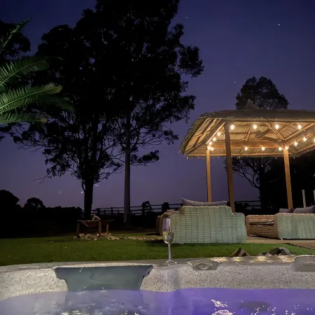 Bella Farm Country House on 5 Acres.Outdoor Spa.Firepit.Indoor Fire.Pet Friendly