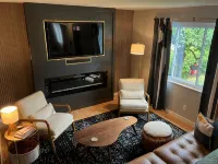 Stunning 2-bedroom Home w/ WiFi, AC in Brookline Pittsburgh,PA - 2-Star