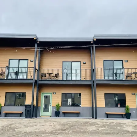 Cozy Wolf Lodge — Unit 3