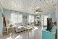 Beautiful downtown Melbourne Beach renovated apartment one block from the beach! - 3 estrellas