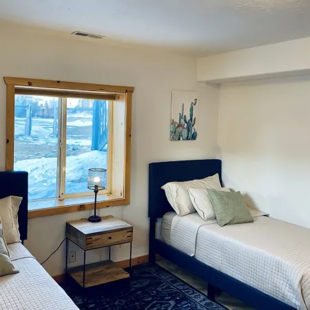 Capitol Reef Home with fast wi-fi and washer/dryer