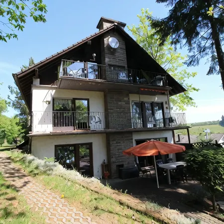 Spacious and comfortable apartment with terrace for up to 7 people