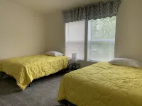 Lunker House By the Bay- Rural, Contemporary and Spacious-Moments from Downtown - Wifi