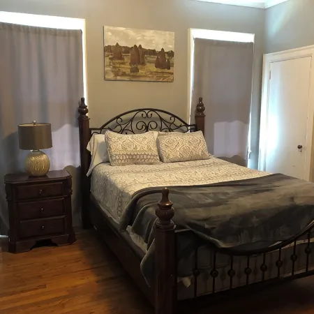 Hilltop Retreat . Private house surrounded by nature. Just 2 miles from Lake.