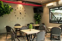 Rajawali Homestay - Homestays