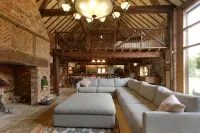 Barn conversion, 10 mins from Henley-on-Thames. Tennis court & indoor pool. - piscine