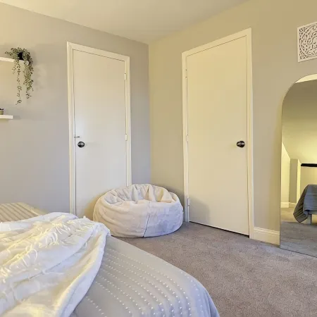 New, Clean, Downtown Getaway!