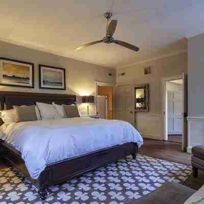 Historic Gem, Steps from UNC & on Franklin St Rooms