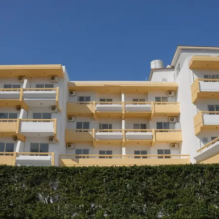 Trianta Hotel Apartments