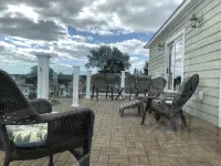 Ocean View Crashing Waves Stunning Second Floor Kitchen/Living Room 8 Bed 4 Bath - 4-Star