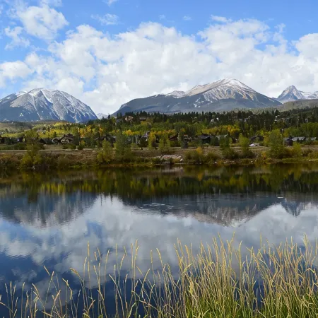 Luxury Getaway of the Rockies, minutes from 5 major ski areas