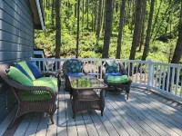 Quiet 4 bedroom Home with Hot Tub nestled in the woods - Gym