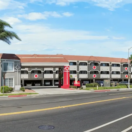 Ramada by Wyndham Ontario