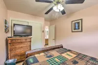 Hike & Bike: Red River Condo Near Fishing! - Lejligheder