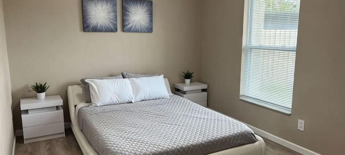 4BR Heated Pool Relaxation Home / Airport / Beach Hotels in Town 'n' Country
