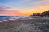 Oceanfront Seaside Stargazer+Hot Tub+Pets OK+Infinity Table+Beach Gear+4 Kings - 4 stjerner