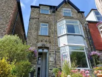 South View Guest House - Homestays