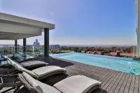 Reserved Suites Illovo - Condos
