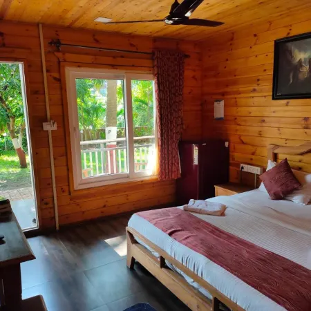 Casa Seaesta Beach Cottages and Suites