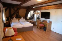 Metzgerei Gasthof Romantik Hotel der Millipp - parking