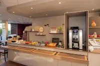 Brit Hotel Tours Sud – le Cheops Hotels in Ballan-Mire