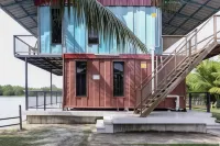 Cerana Villa Eco Resort Hotels in Kemumin