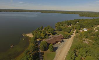 Stoco Lake Lodge