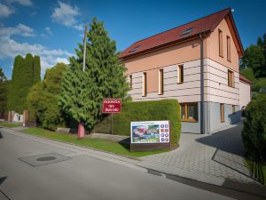 Hotel Garni Pod Skalkou