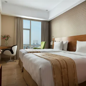 Hariston Hotel&Suites, Pluit - Jakarta Отели рядом с достопримечательностью «Морский Мир»