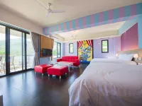 Whitecaps Hostel Hotels near Farglory Ocean Park